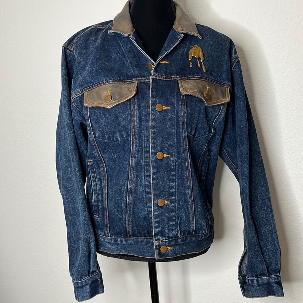 Xpressions size Small vintage jean jacket.  Dark wash denim and copper buttons